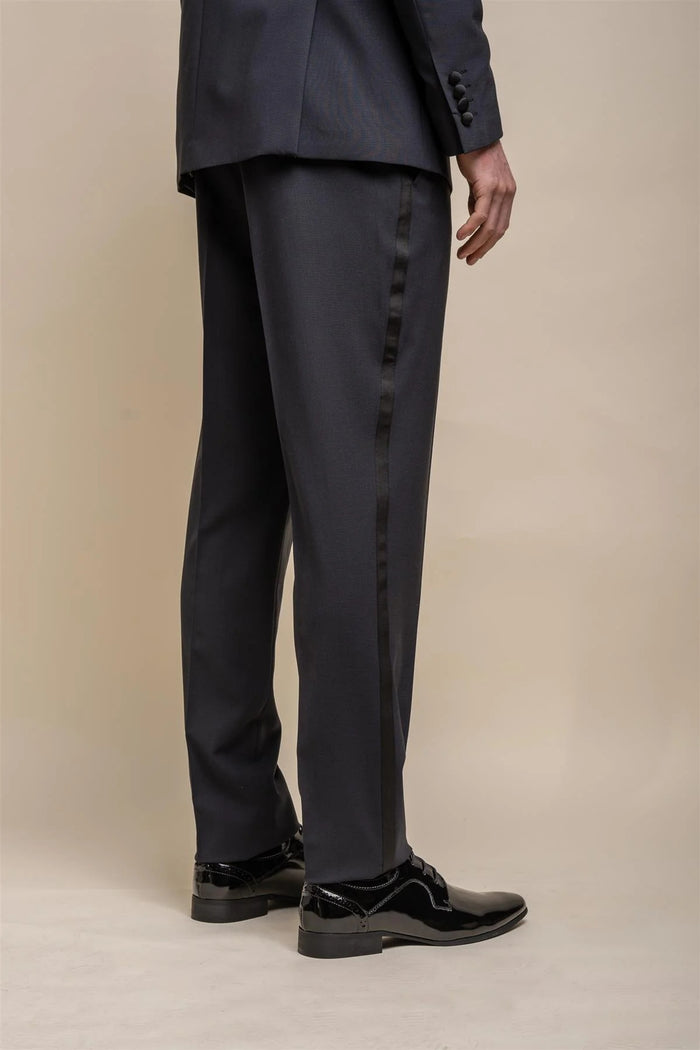 Aspen Navy Wool Blend Double Breasted Tuxedo 4-Piece Suit Bundle