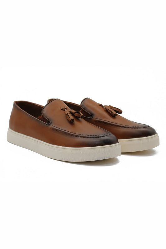 CASUAL FAUX LEATHER SNEAKERS WITH TASSELS