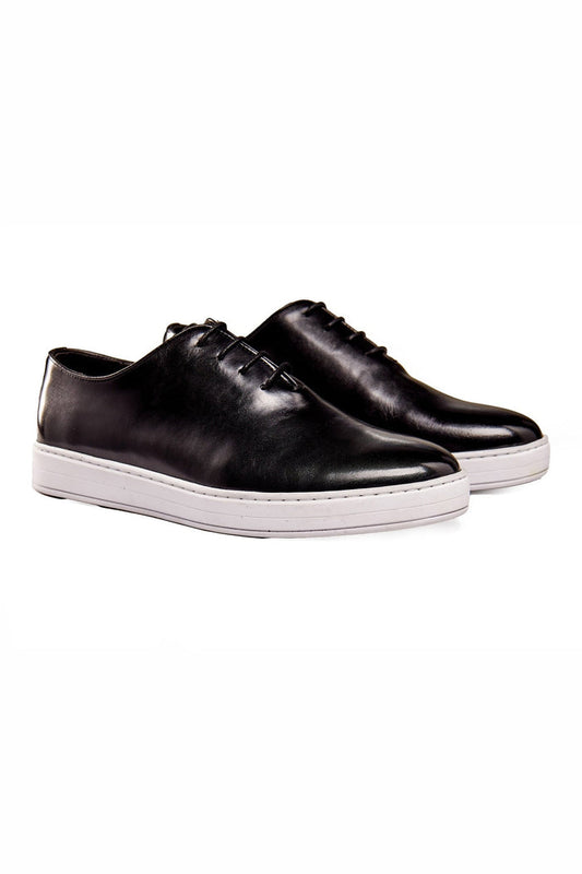 CASUAL LEATHER SNEAKERS IN BLACK