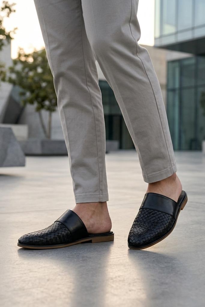 FINO Men’s Black Woven Leather Mule Slippers