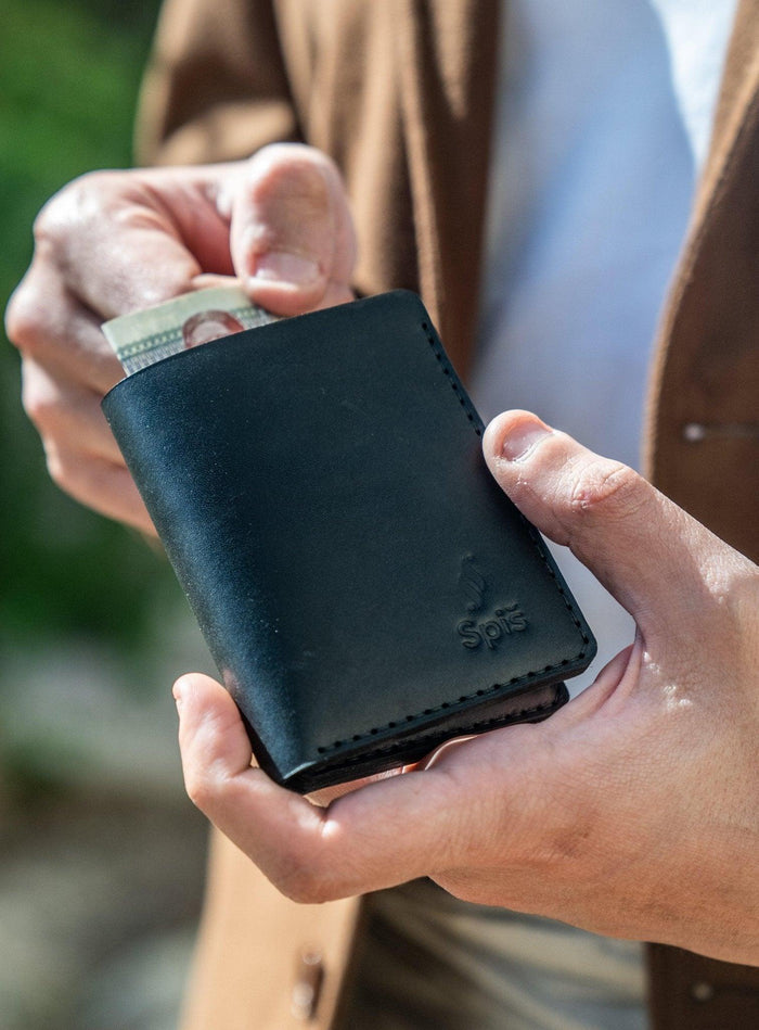 Slim black leather wallet - Spiš.