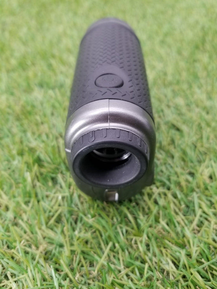 BUSHNELL PRO V2 ULTRA COMPACT 300+ YARD RANGEFINDER 5X MAGNIFICATION +CASE