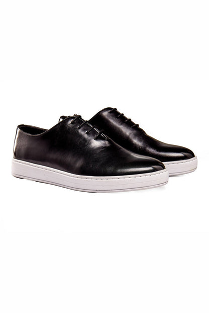 CASUAL LEATHER SNEAKERS IN BLACK