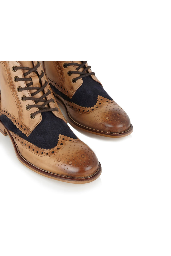 DERBY BROGUE BOOTS IN TAN NAVY SUEDE