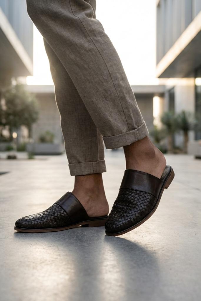 FINO Men’s Coffee Brown Woven Leather Mule Slippers