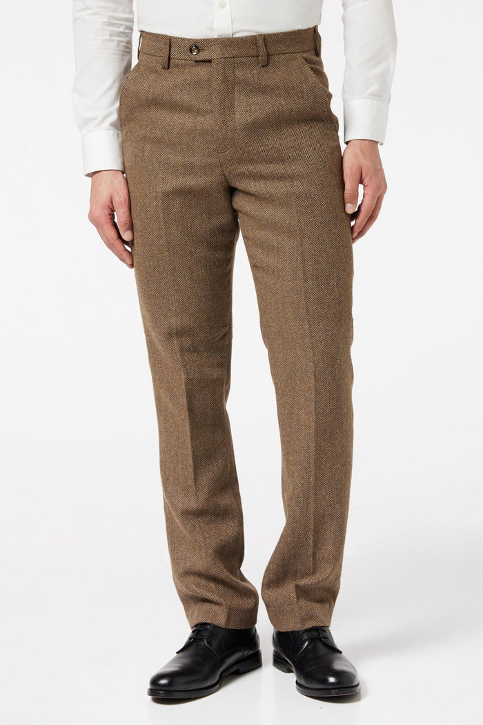 HERRINGBONE TWEED SUIT IN TAN