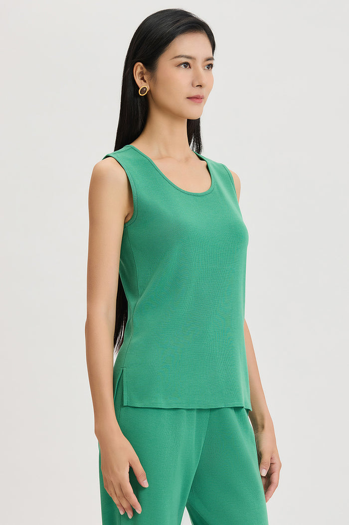 Mid-Length Scoop Neck Knit Tank, Kelly Green, Kelly Green | Ming Wang