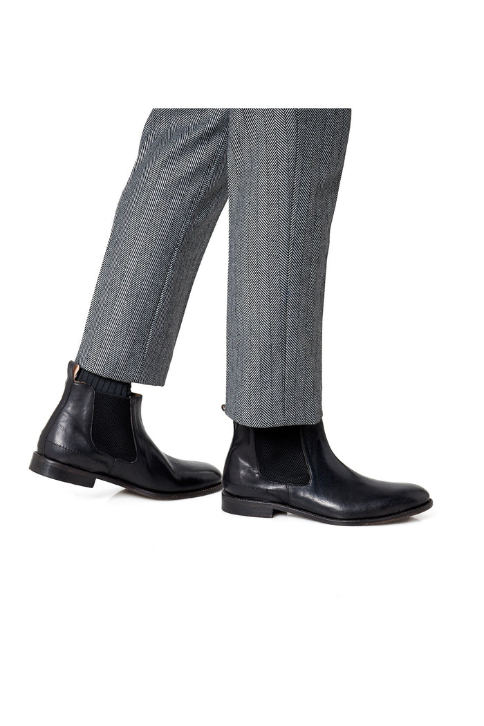 POLISHED BLACK ITALIAN LEATHER CHELSEA BOOTS
