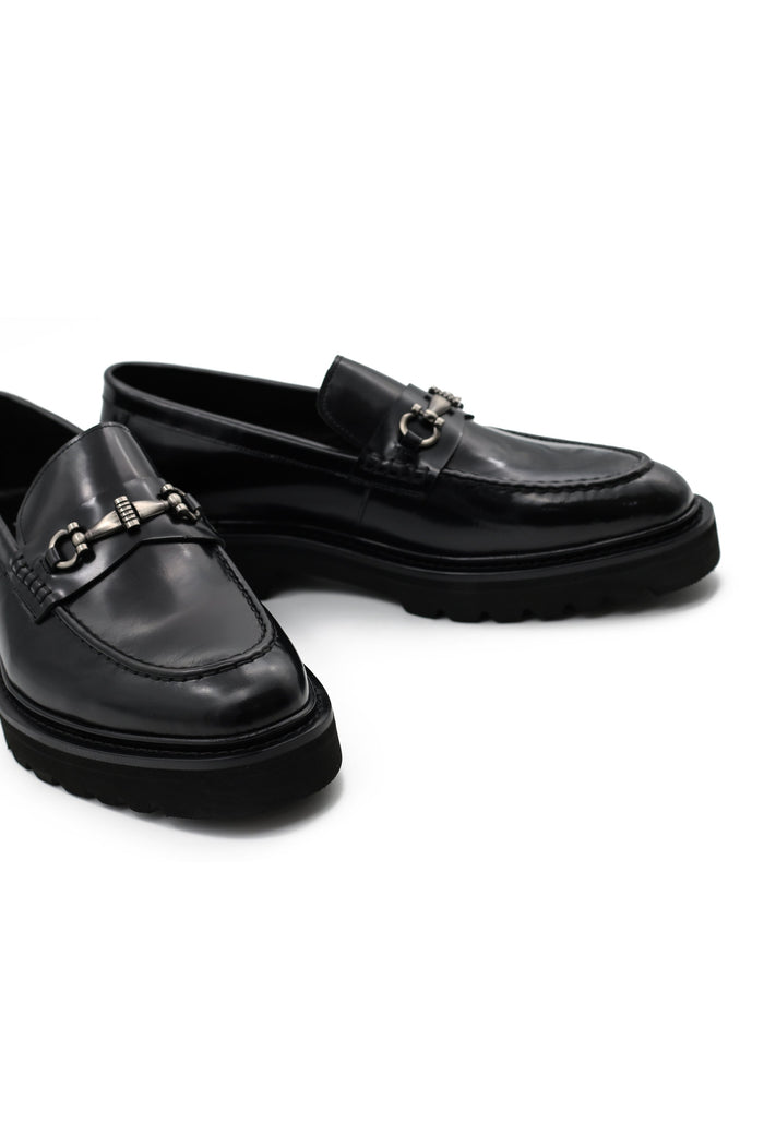SNAFFLE BIT LUG SOLE BLACK POLISHED LEATHER LOAFERS